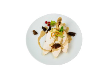 SUPRÊME DE POULARDE AU VIN JAUNE ET MORILLES