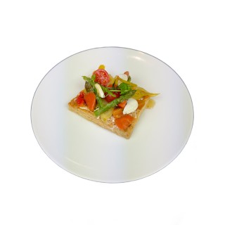 FEUILLETÉ DE LÉGUMES CONFITS CHÈVRE ET MIEL