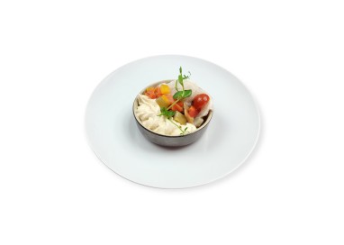MEDAILLON DE LOTTE A LA CREME DE CELERI ET BRUNOISE DE LEGUMES